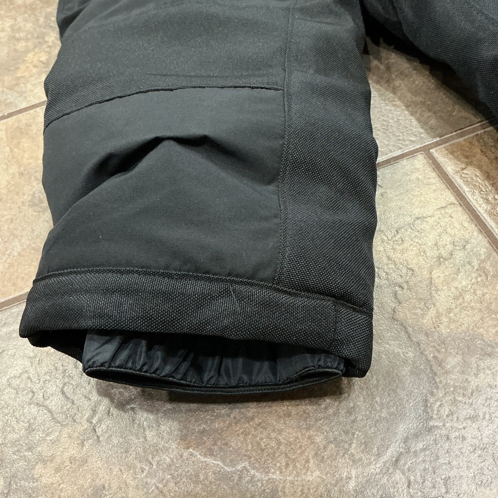 💰Make an offer, bundle and save💰 Kids Two-Tone Hooded Snowsuit - Picture 5 of 7